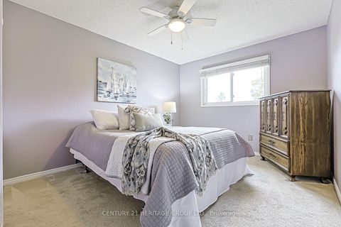 Photo 13 at 20 Simmons Crescent, Aurora Highlands, Aurora