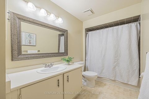 Photo 15 at 20 Simmons Crescent, Aurora Highlands, Aurora