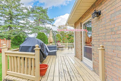 Photo 17 at 20 Simmons Crescent, Aurora Highlands, Aurora