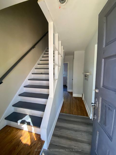 Photo 1 at 32 Amesbury Drive, Amesbury, Toronto