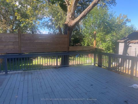 Photo 13 at 32 Amesbury Drive, Amesbury, Toronto