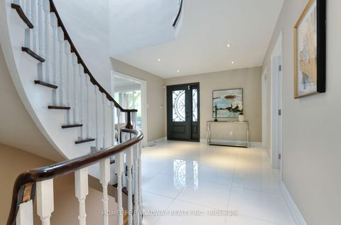 Photo 5 at 30 Gossamer Avenue, Newtonbrook East, Toronto