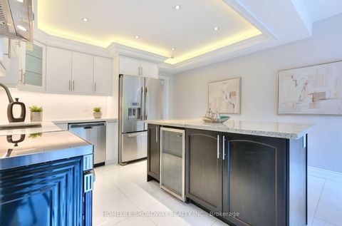 Photo 16 at 30 Gossamer Avenue, Newtonbrook East, Toronto