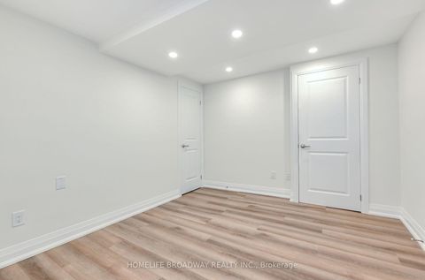 Photo 42 at 30 Gossamer Avenue, Newtonbrook East, Toronto