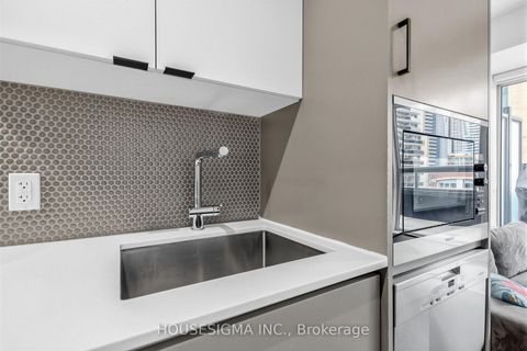 Photo 9 at 310 - 11 Lillian Street, Mount Pleasant West, Toronto