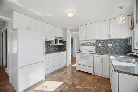 Photo 7 at 33 Rice Drive, Schomberg, King