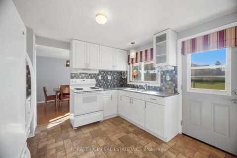 Photo 8 at 33 Rice Drive, Schomberg, King