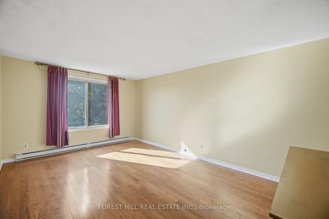 Photo 11 at 33 Rice Drive, Schomberg, King