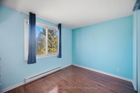 Photo 13 at 33 Rice Drive, Schomberg, King