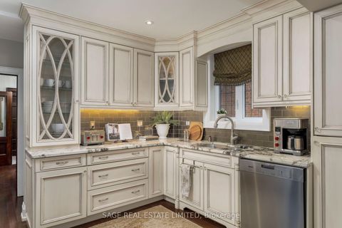 Photo 7 at 124 Brentwood Road N, Kingsway South, Toronto