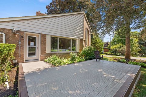 Photo 4 at 9 Babington Court, Rosethorn, Toronto