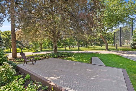 Photo 5 at 9 Babington Court, Rosethorn, Toronto