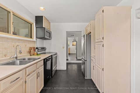 Photo 14 at 9 Babington Court, Rosethorn, Toronto
