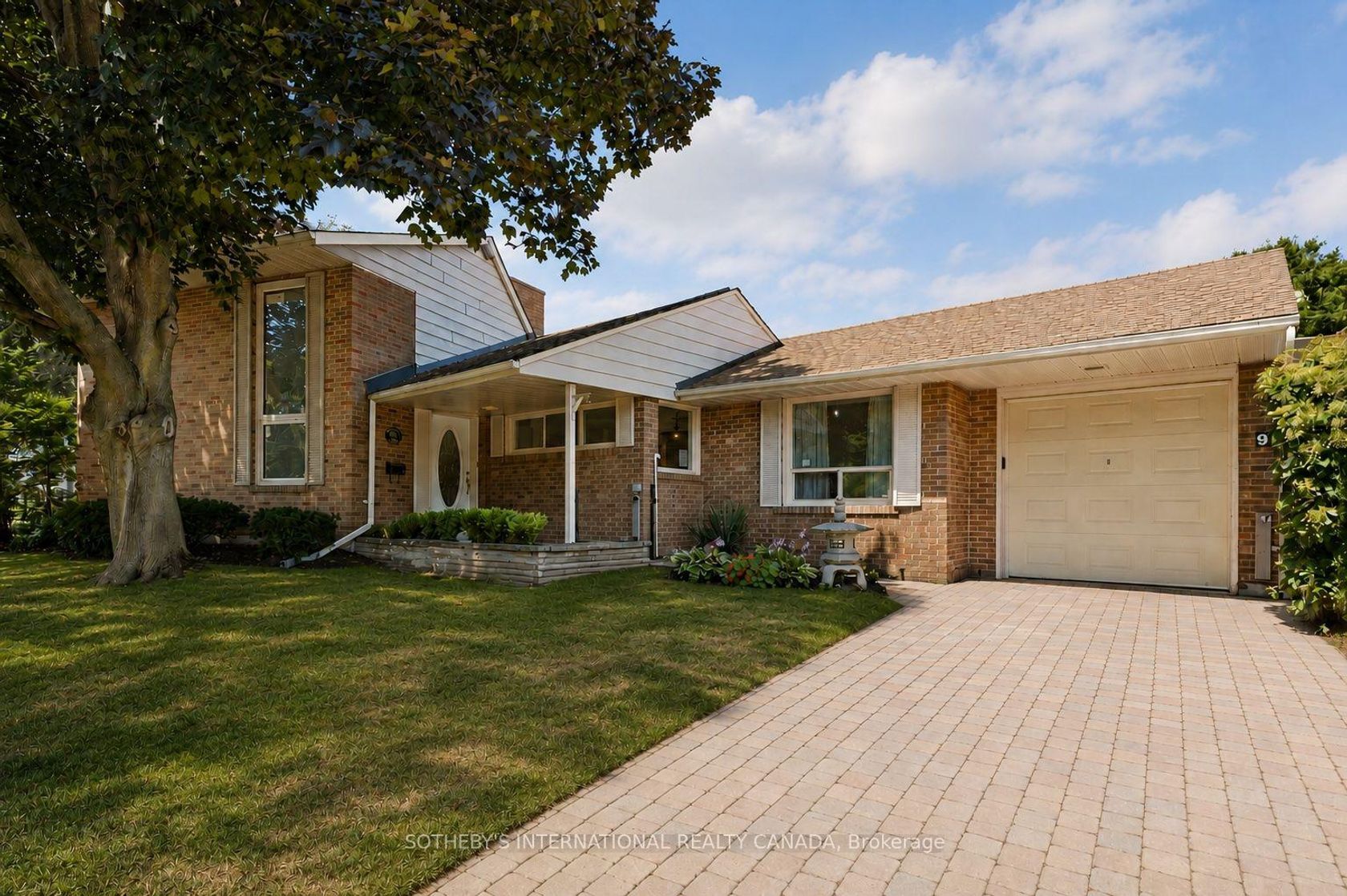 9 Babington Court, Rosethorn, Toronto 