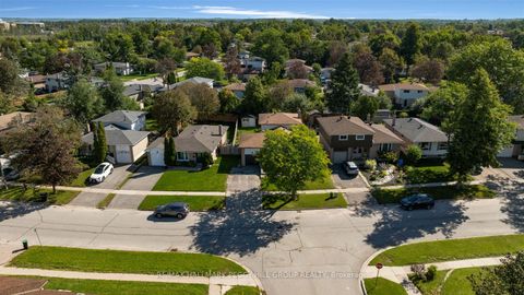 Photo 12 at 46 College Crescent, Grove East, Barrie