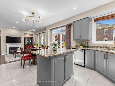 Photo 10 at 72 Vandervoort Drive, Jefferson, Richmond Hill