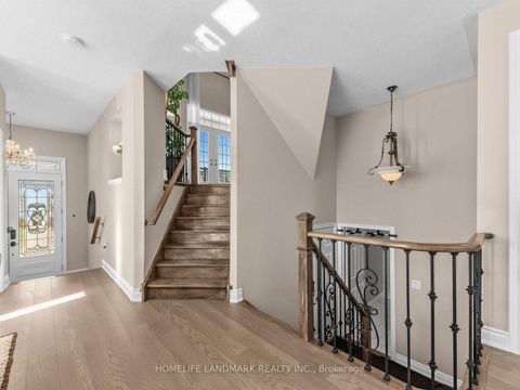 Photo 13 at 72 Vandervoort Drive, Jefferson, Richmond Hill