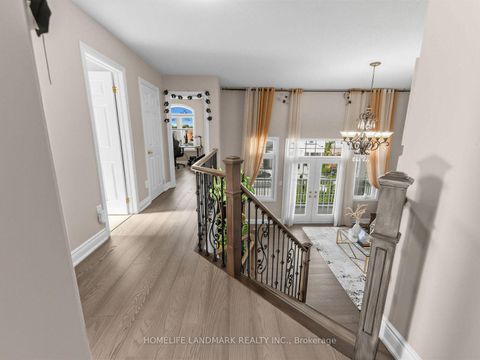 Photo 17 at 72 Vandervoort Drive, Jefferson, Richmond Hill