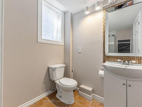 Photo 33 at 72 Vandervoort Drive, Jefferson, Richmond Hill