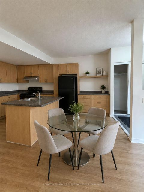 Photo 2 at 137 - 760 Lawrence Avenue W, Glen Park, Toronto