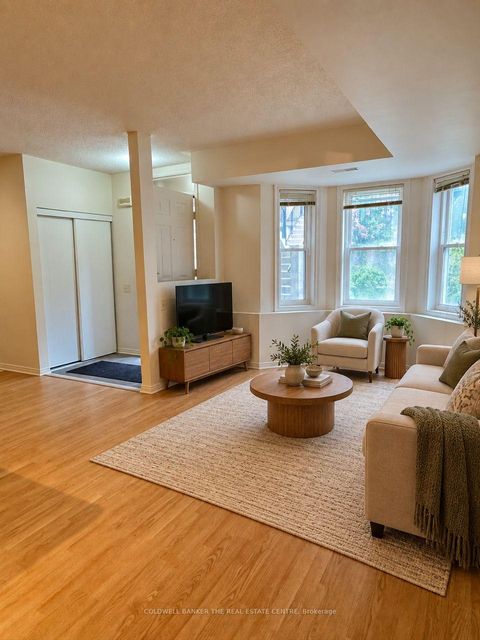 Photo 6 at 137 - 760 Lawrence Avenue W, Glen Park, Toronto