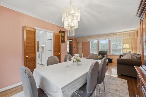 Photo 9 at 116 Exbury Road, CFB, Toronto