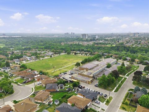 Photo 48 at 116 Exbury Road, CFB, Toronto
