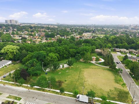 Photo 49 at 116 Exbury Road, CFB, Toronto
