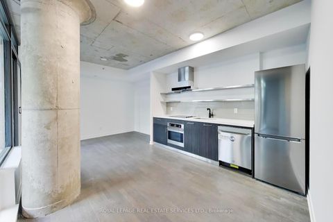Photo 1 at 626 - 560 King Street W, Waterfront Communities C1, Toronto