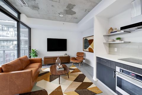 Photo 2 at 626 - 560 King Street W, Waterfront Communities C1, Toronto