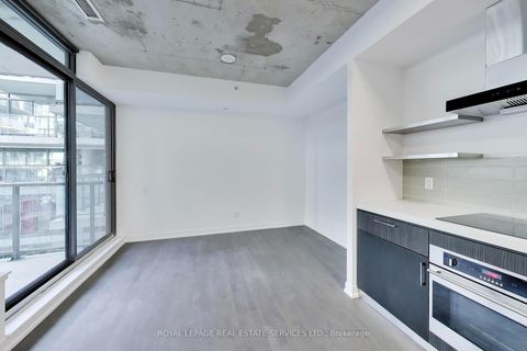 Photo 3 at 626 - 560 King Street W, Waterfront Communities C1, Toronto