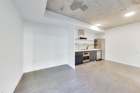 Photo 5 at 626 - 560 King Street W, Waterfront Communities C1, Toronto
