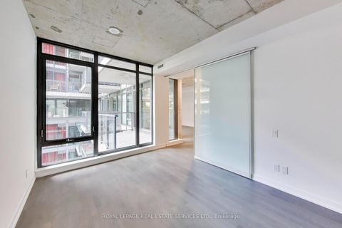 Photo 12 at 626 - 560 King Street W, Waterfront Communities C1, Toronto
