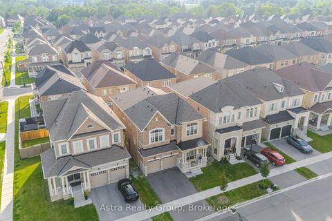 Photo 2 at 152 Stormont Trail, Vellore Village, Vaughan