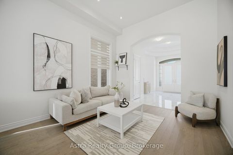 Photo 9 at 152 Stormont Trail, Vellore Village, Vaughan
