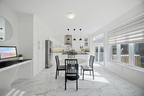 Photo 17 at 152 Stormont Trail, Vellore Village, Vaughan