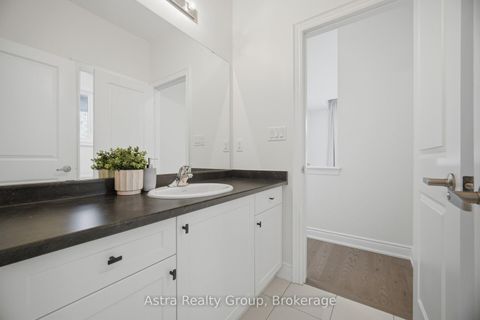 Photo 33 at 152 Stormont Trail, Vellore Village, Vaughan