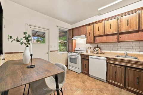 Photo 10 at 17 Delaware Avenue, Little Italy, Toronto