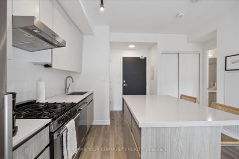 Photo 9 at 404 - 430 Roncesvalles Avenue, Roncesvalles, Toronto