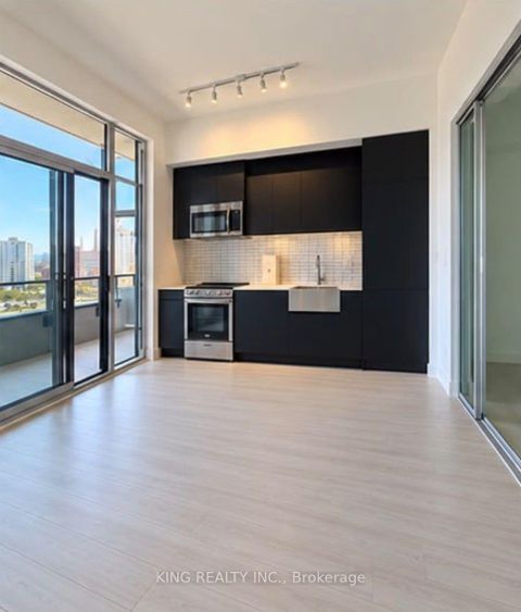 Photo 5 at 525 - 270 Dufferin Street S, South Parkdale, Toronto
