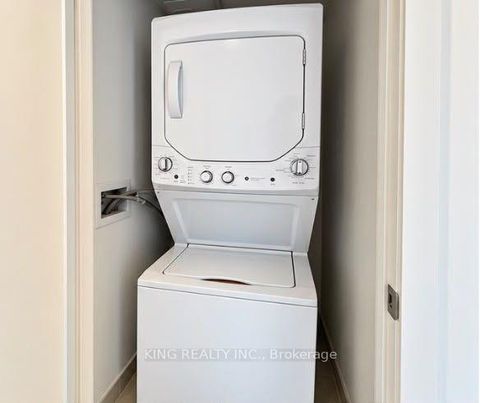 Photo 15 at 525 - 270 Dufferin Street S, South Parkdale, Toronto