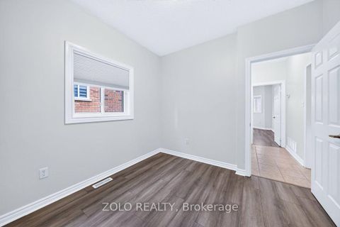 Photo 12 at 16 Esther Drive, Painswick South, Barrie