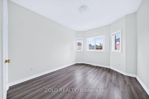 Photo 15 at 16 Esther Drive, Painswick South, Barrie