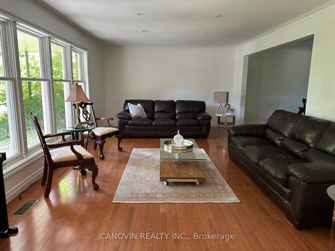 Photo 3 at 183 St. Anthony's Court, Mill Pond, Richmond Hill