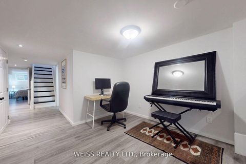 Photo 29 at 758 Richmond Street W, Niagara, Toronto