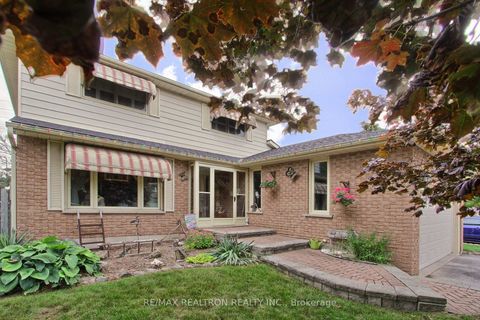 Photo 2 at 55 Redcastle Crescent, Keswick South, Georgina