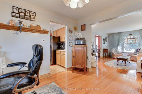 Photo 11 at 55 Redcastle Crescent, Keswick South, Georgina