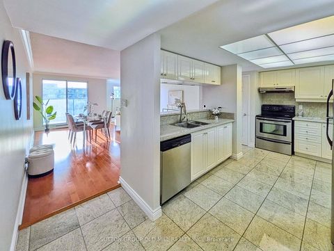 Photo 5 at 1512 - 99 Harbour Square, Waterfront Communities C1, Toronto