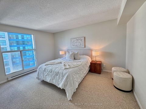 Photo 8 at 1512 - 99 Harbour Square, Waterfront Communities C1, Toronto