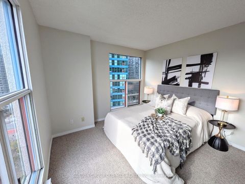 Photo 10 at 1512 - 99 Harbour Square, Waterfront Communities C1, Toronto